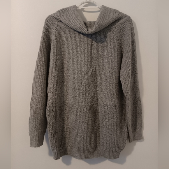 Women's Urban Heritage Gray Cowl Neck Knit Sweater. - Picture 2 of 4